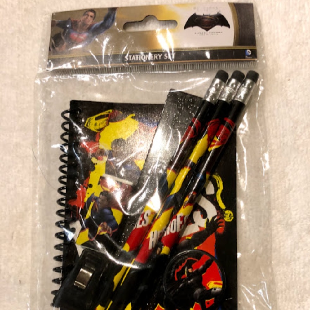 DC Comics Batman Vs Superman Stationery Set